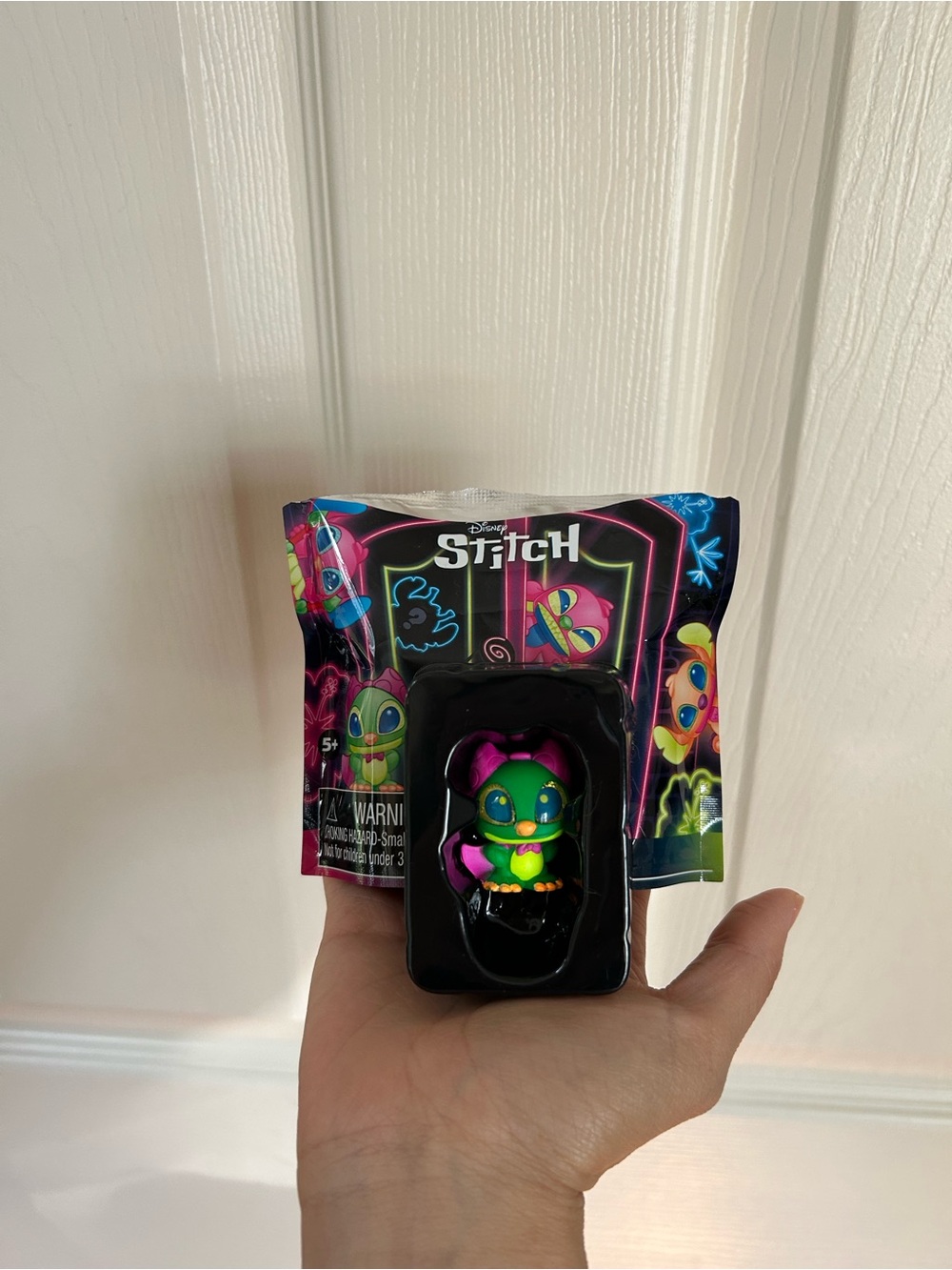 DISNEY DOORABLES BLACKLIGHT STITCH